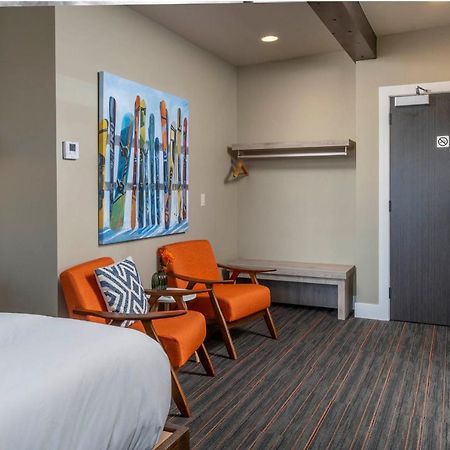 Ski Inn Taphouse Hotel Sisters Luaran gambar