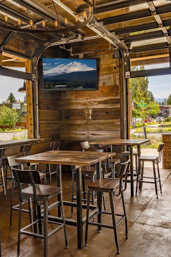 Ski Inn Taphouse Hotel Sisters Luaran gambar