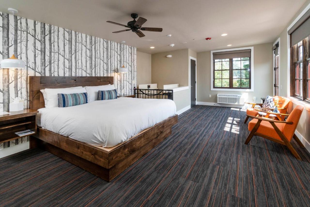Ski Inn Taphouse Hotel Sisters Luaran gambar